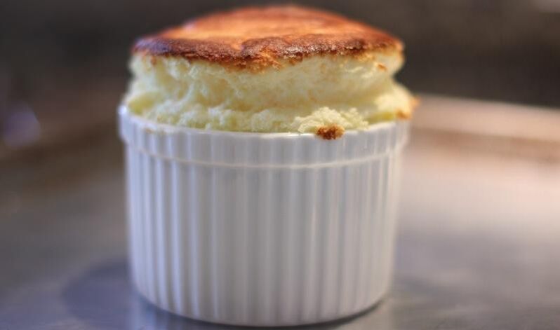 Souffle from cottage cheese and apples - a dessert in the diet of pancreatitis